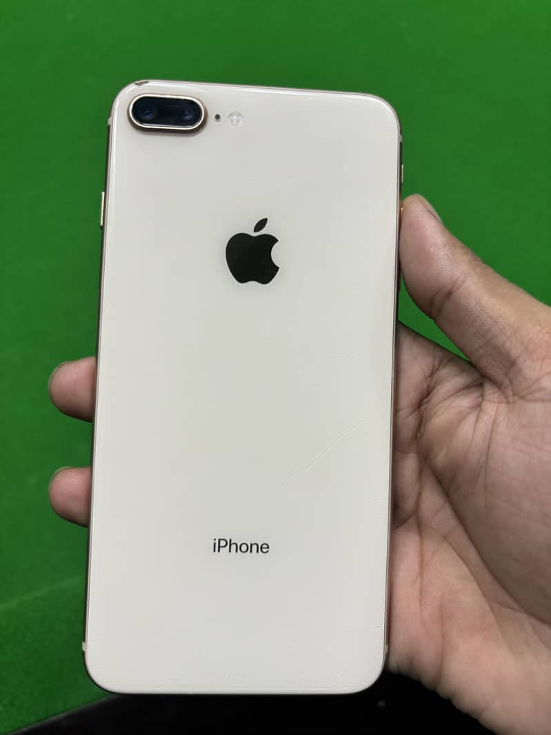 Apple iPhone 8 Plus 0