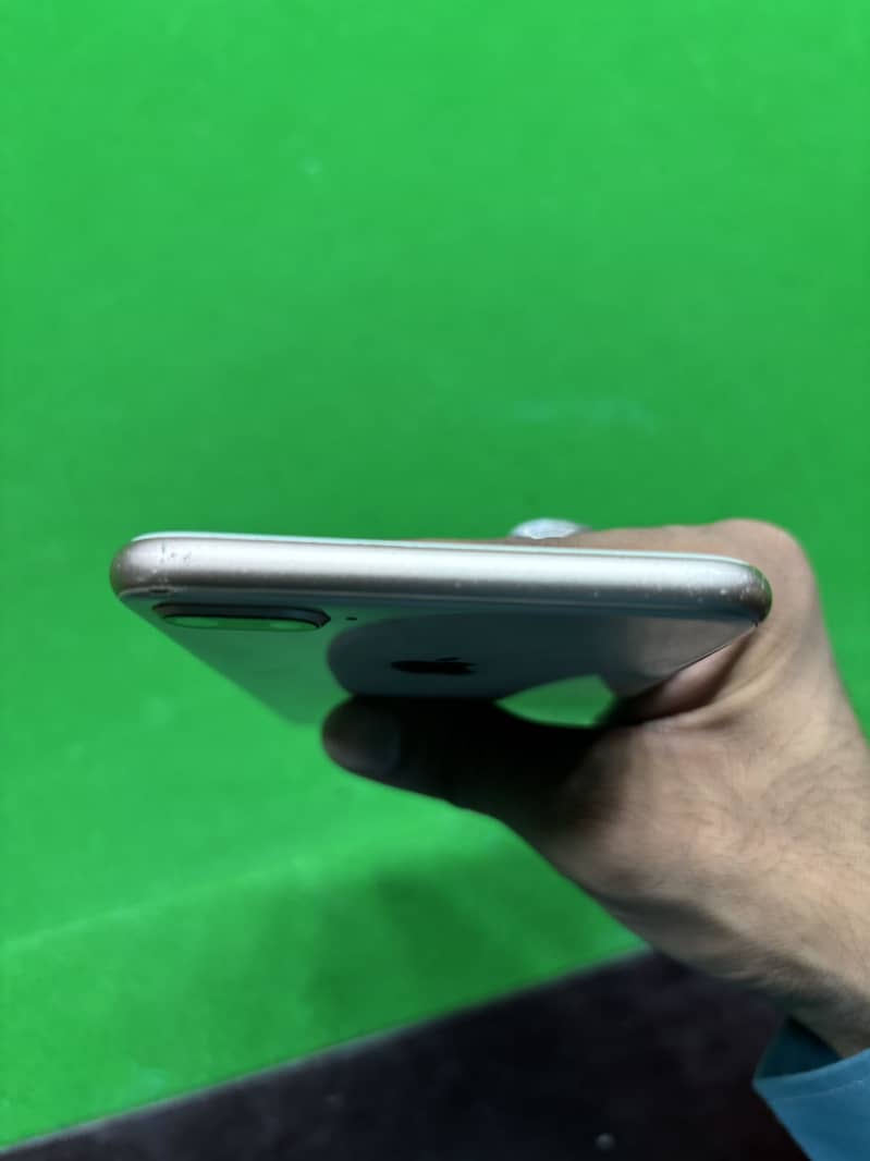 Apple iPhone 8 Plus 2