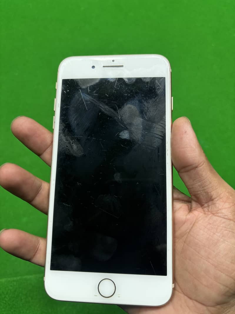 Apple iPhone 8 Plus 4