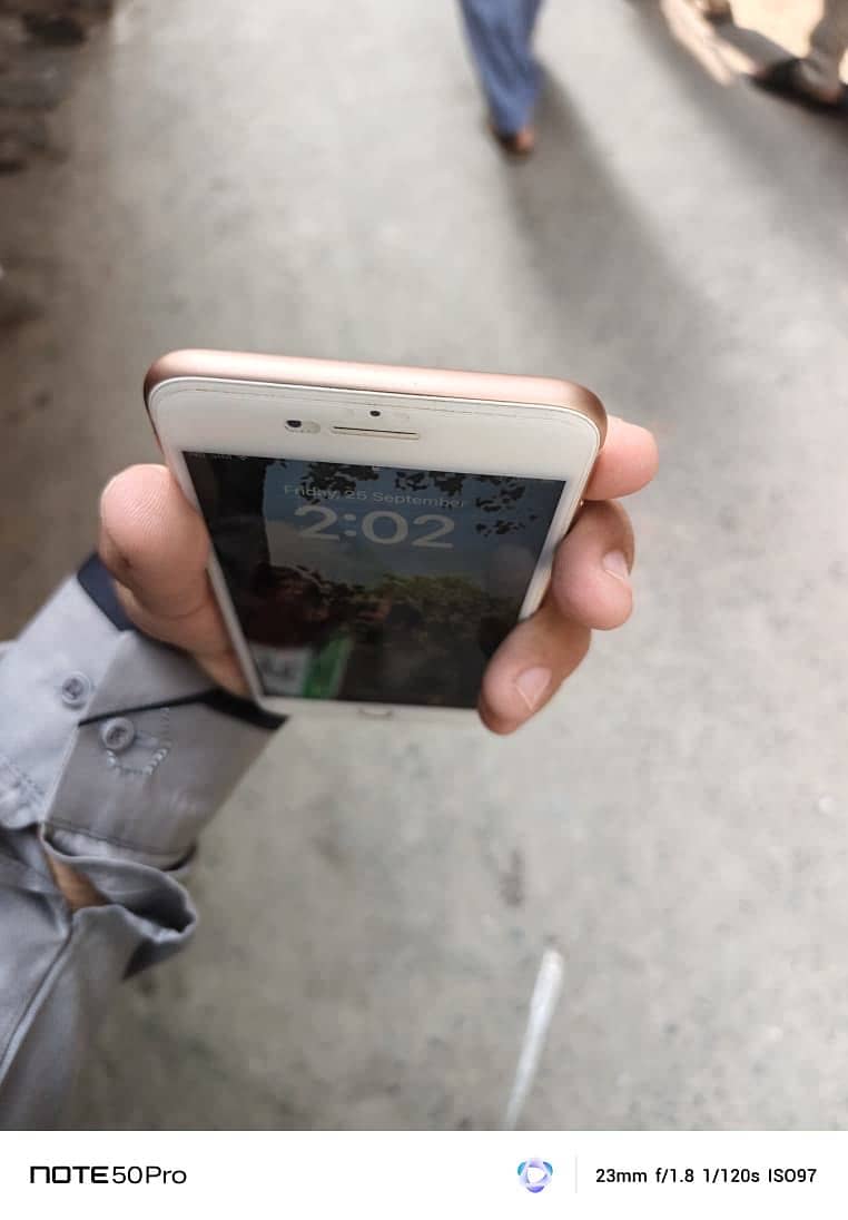 Apple iPhone 8 Plus 2