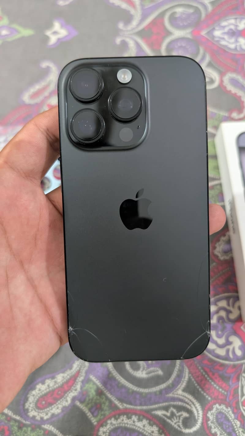 Apple iPhone 16 Pro 4