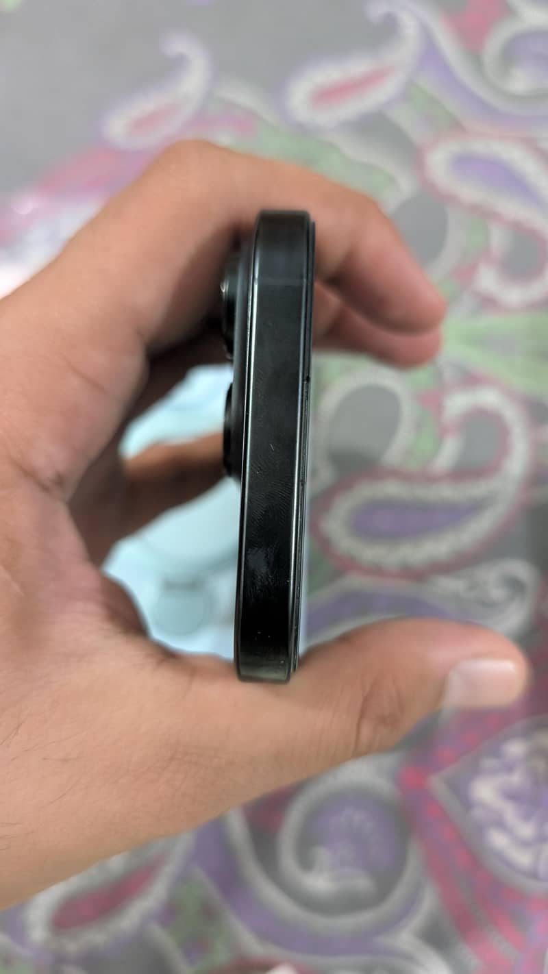 Apple iPhone 16 Pro 8