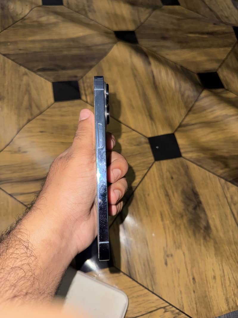 Apple iPhone 13 Pro 4