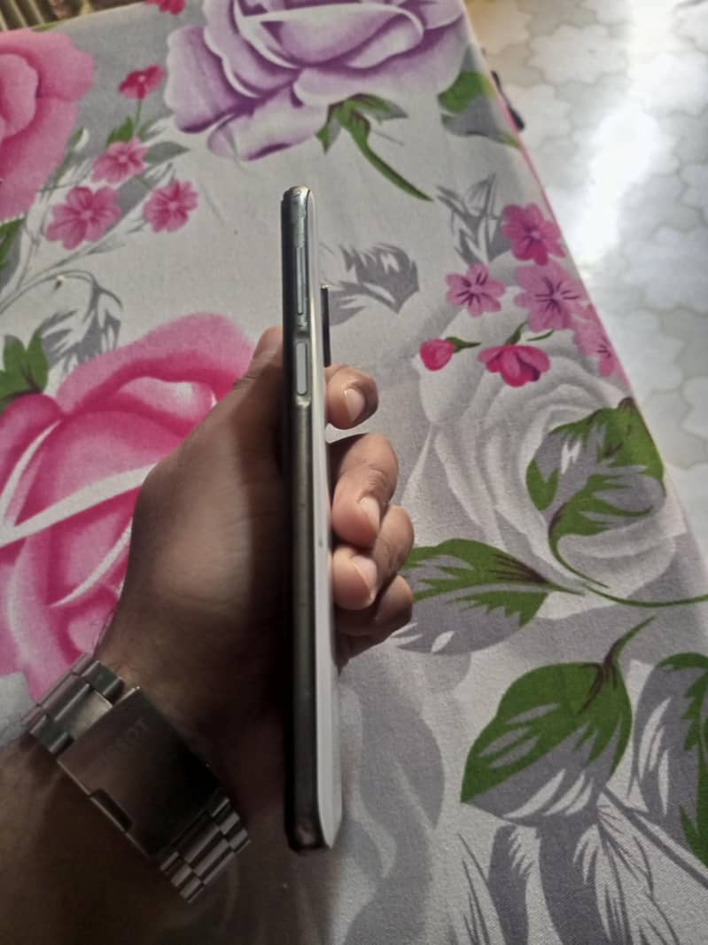 Xiaomi Redmi Note 9S 1