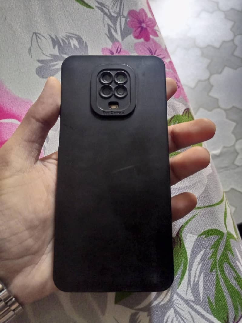 Xiaomi Redmi Note 9S 3