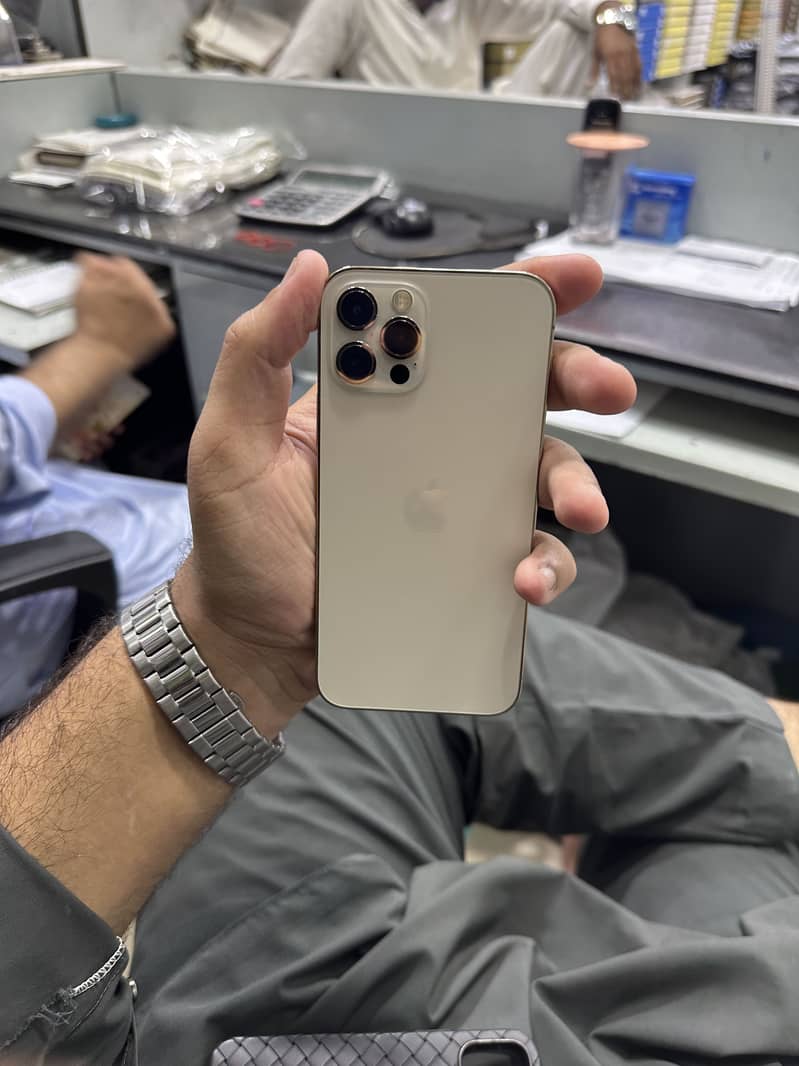 Apple iPhone 12 Pro 3