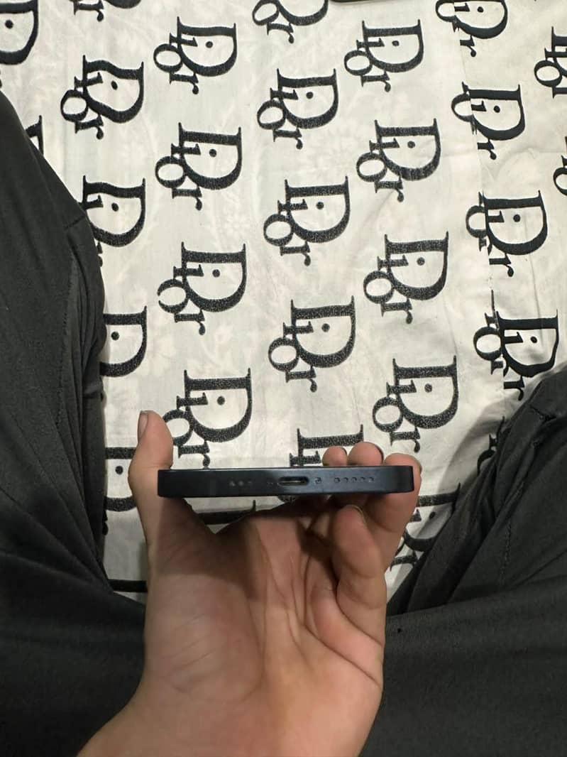 Apple iPhone 12 0