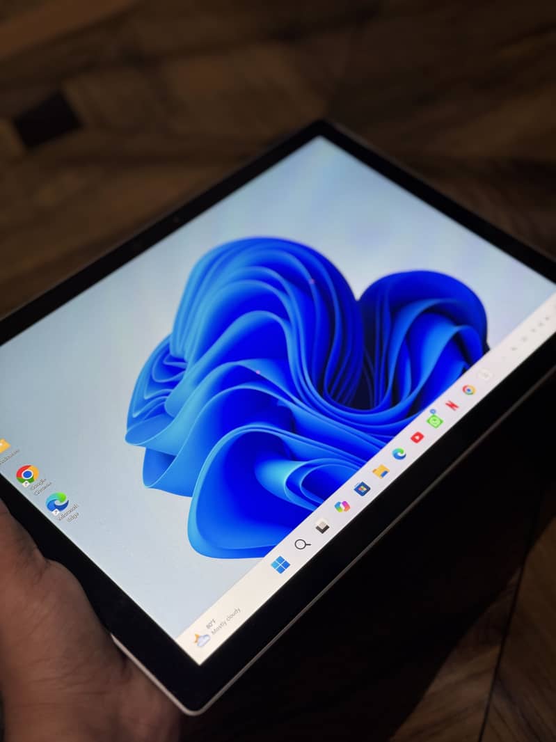 Microsoft Surface pro 7+ 3