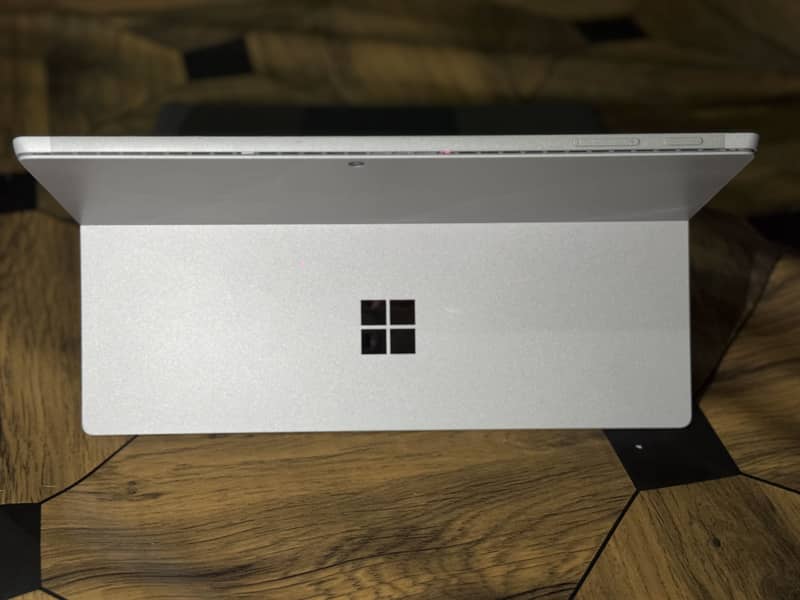 Microsoft Surface pro 7+ 6