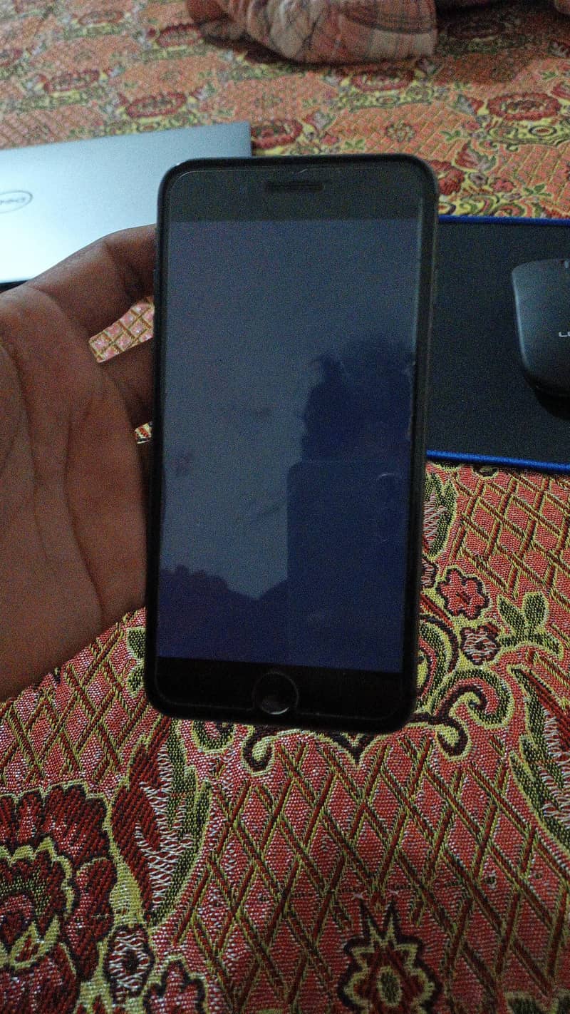 Apple iPhone 8 Plus 0