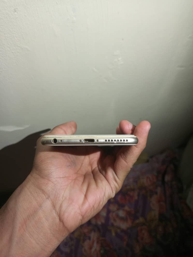 Apple iPhone 6S Plus 2