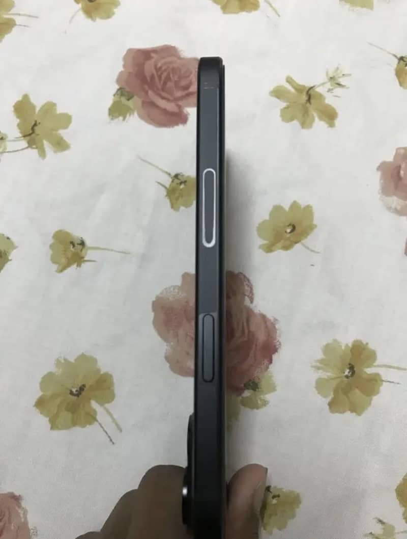 Apple iPhone 15 2