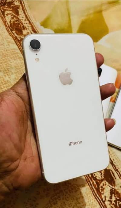 Apple iPhone XR