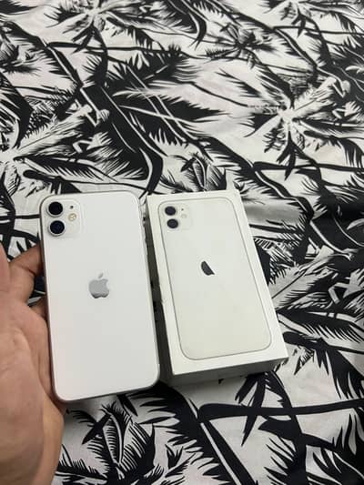 iPhone 11 64gb Factory unlock with box waterpack