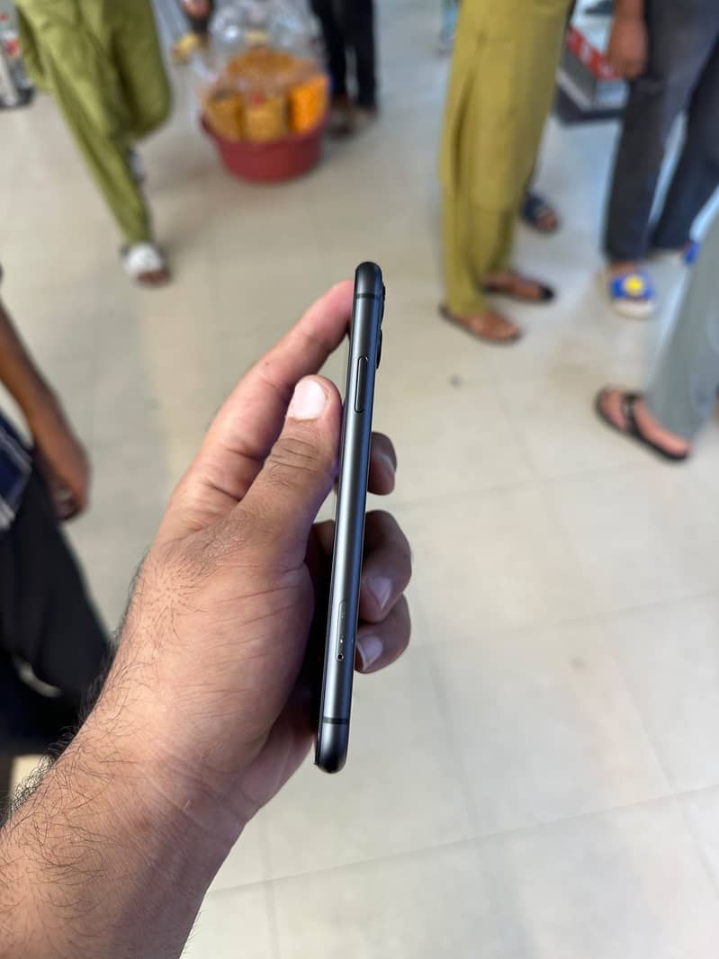 Apple iPhone 11 5