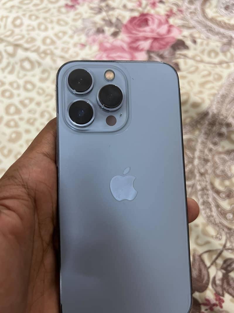 Apple iPhone 13 Pro 1