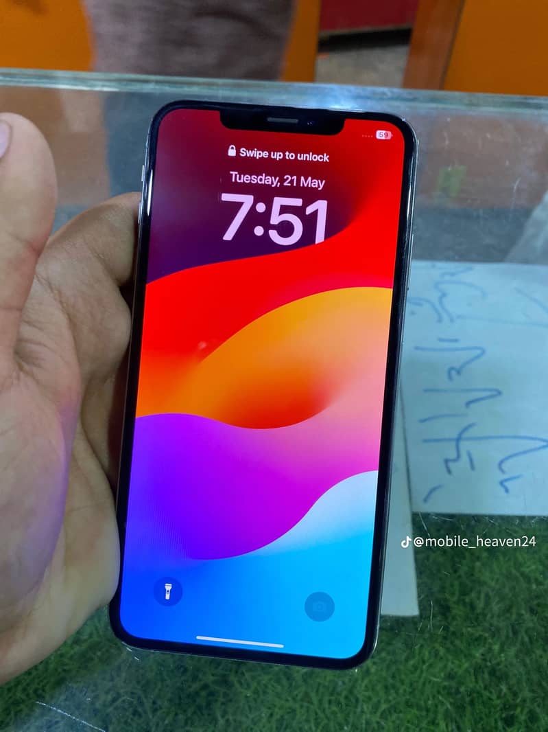 Apple iPhone XS Max 2