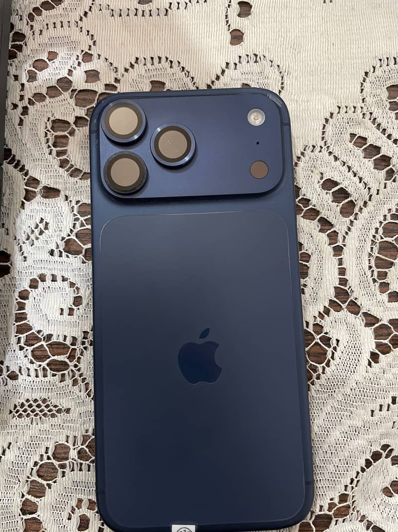 Apple iPhone 17 Pro Max 1