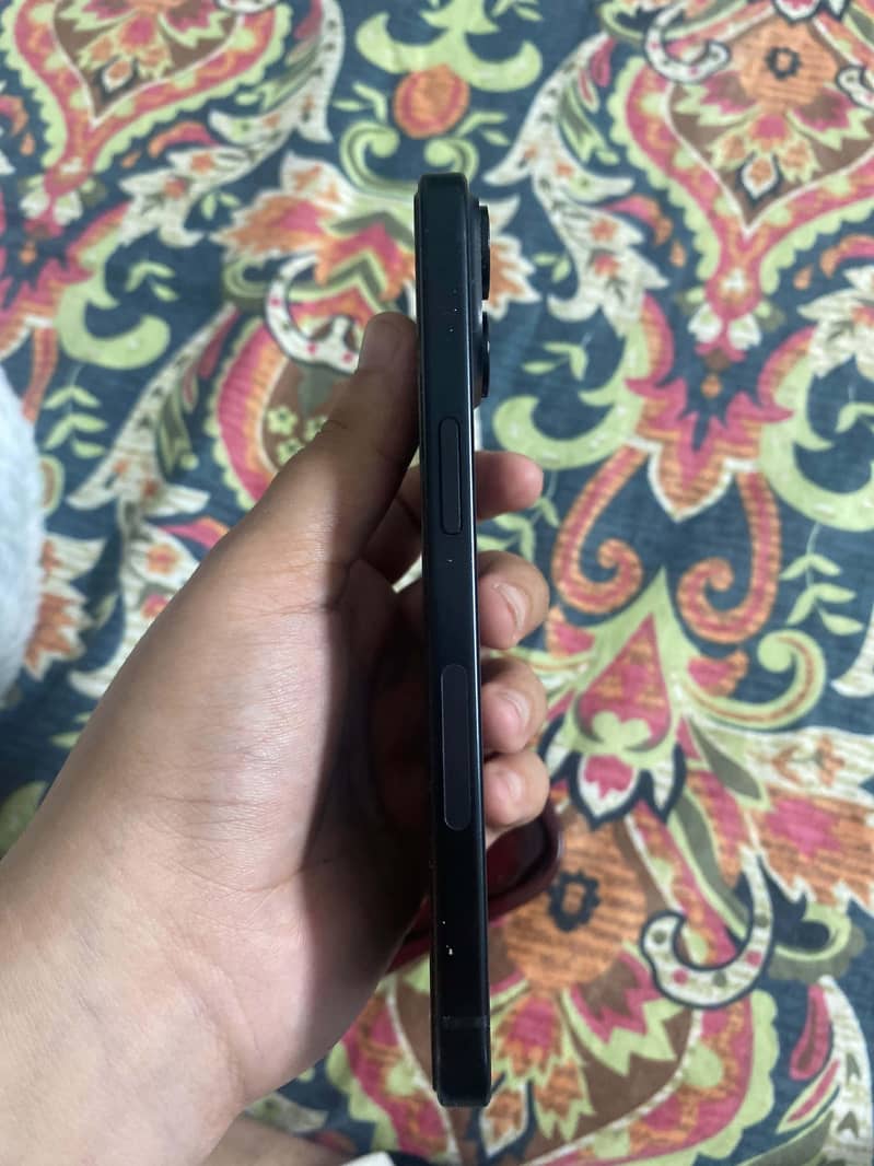 Apple iPhone 15 2