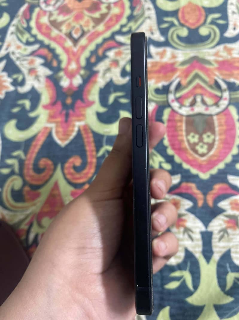 Apple iPhone 15 3