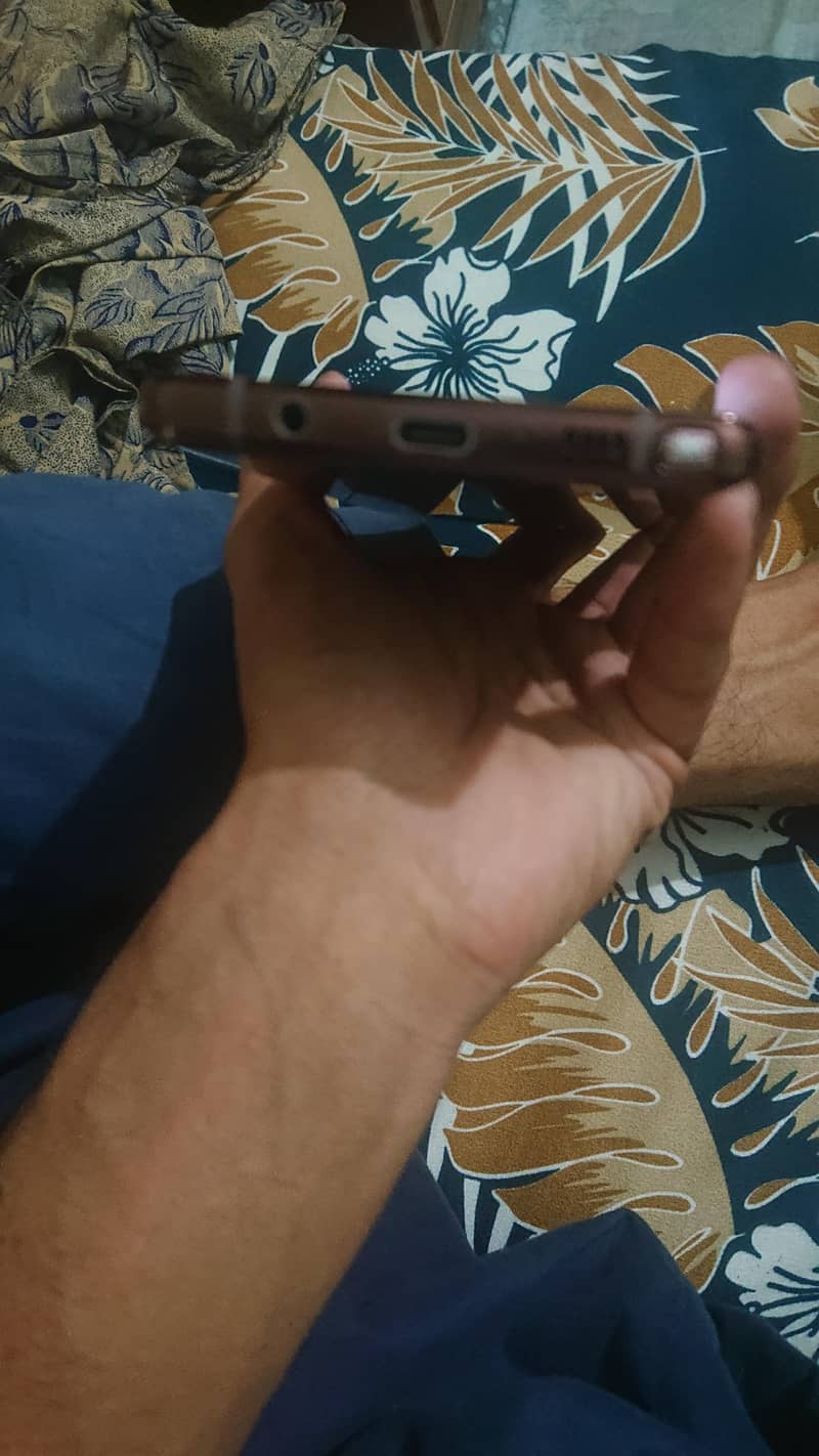 Samsung Mobile Note 9 6