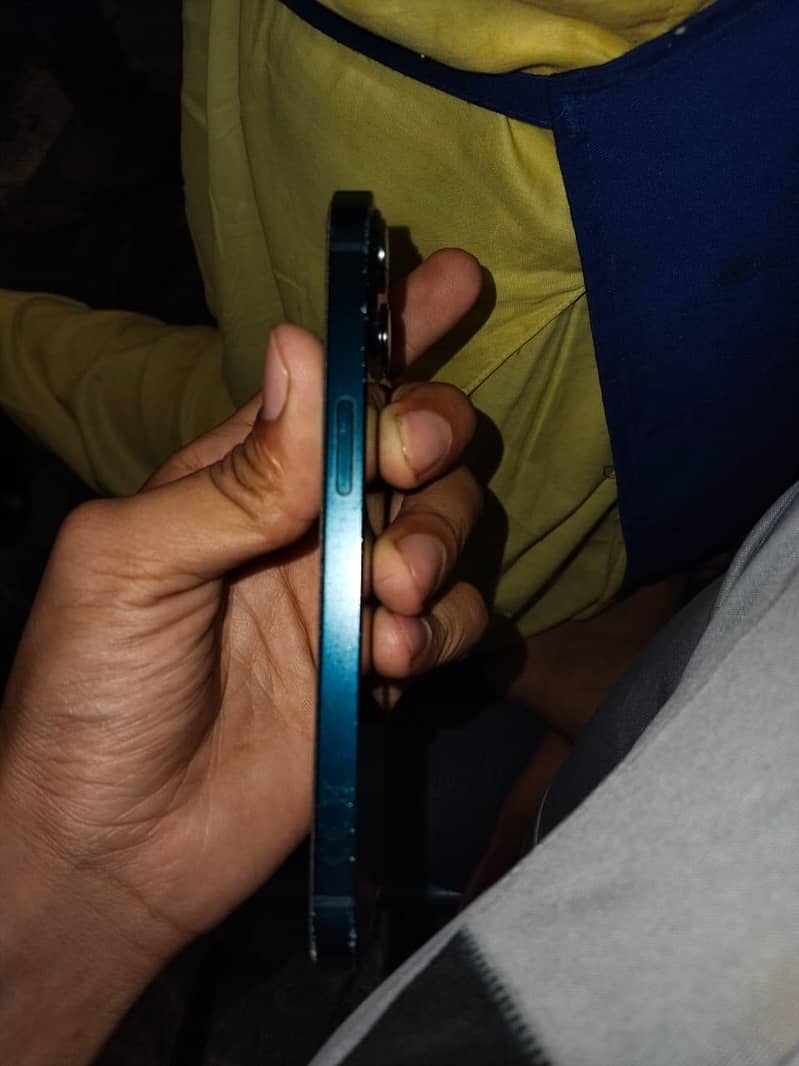 Apple iPhone 13 1