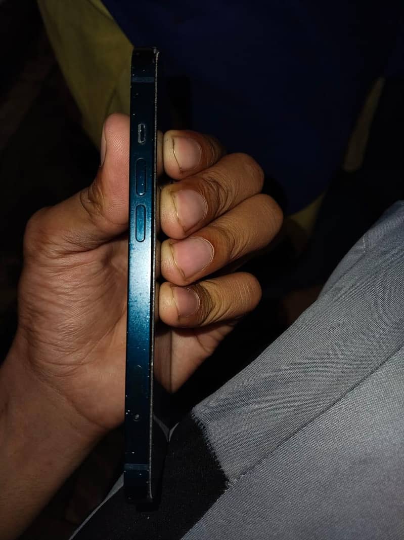 Apple iPhone 13 3