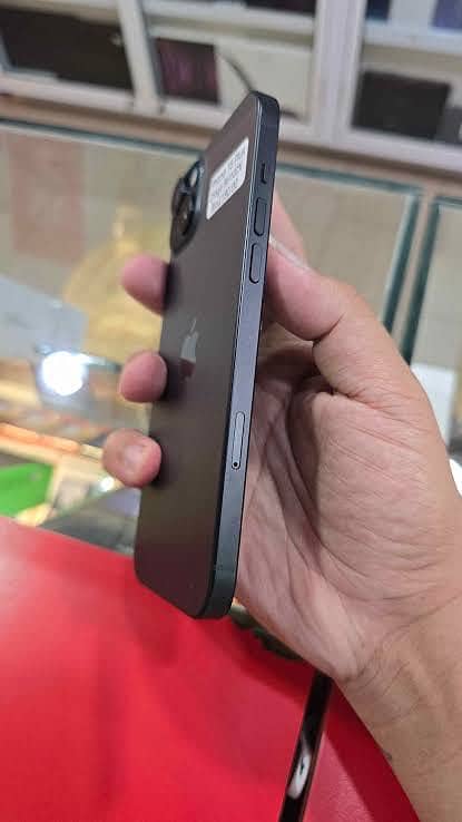 Apple iPhone 15 plus 3