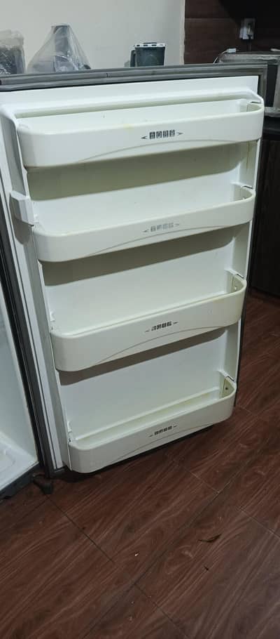 Dawlance Jambo Size Refrigerator – Excellent Cooling – Good Condition
