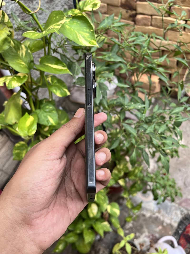 Xiaomi Redmi Note 13 Pro 3