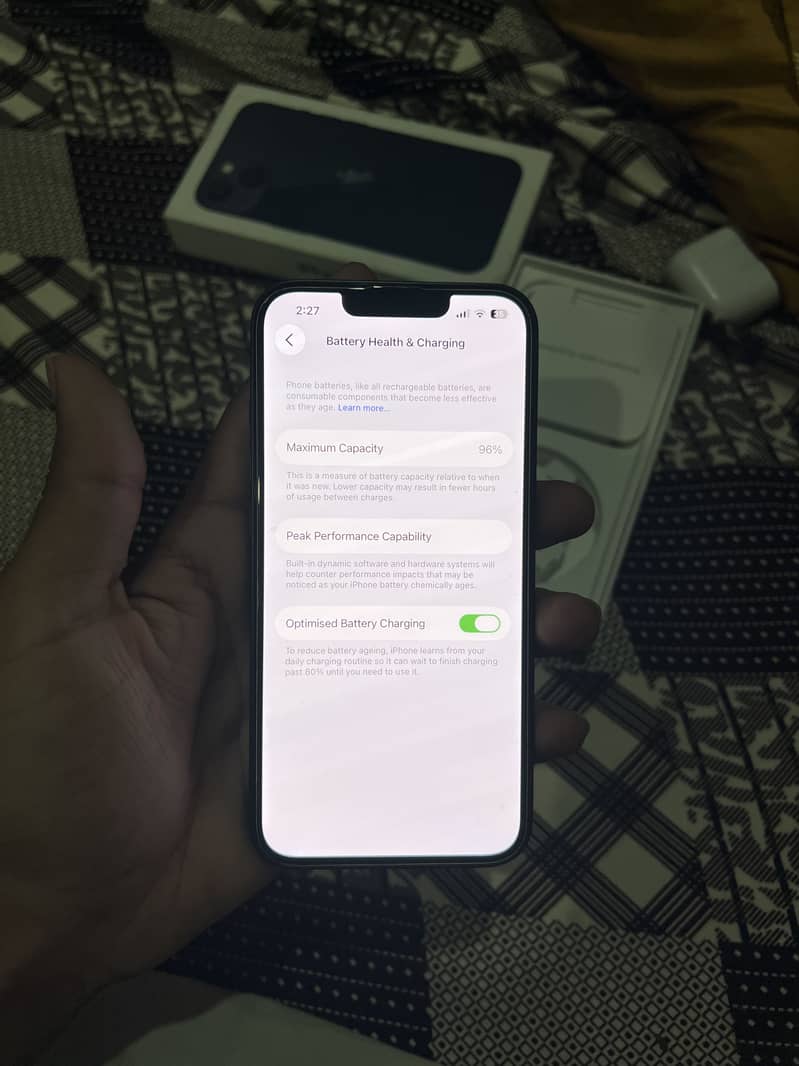 Apple iPhone 13 0