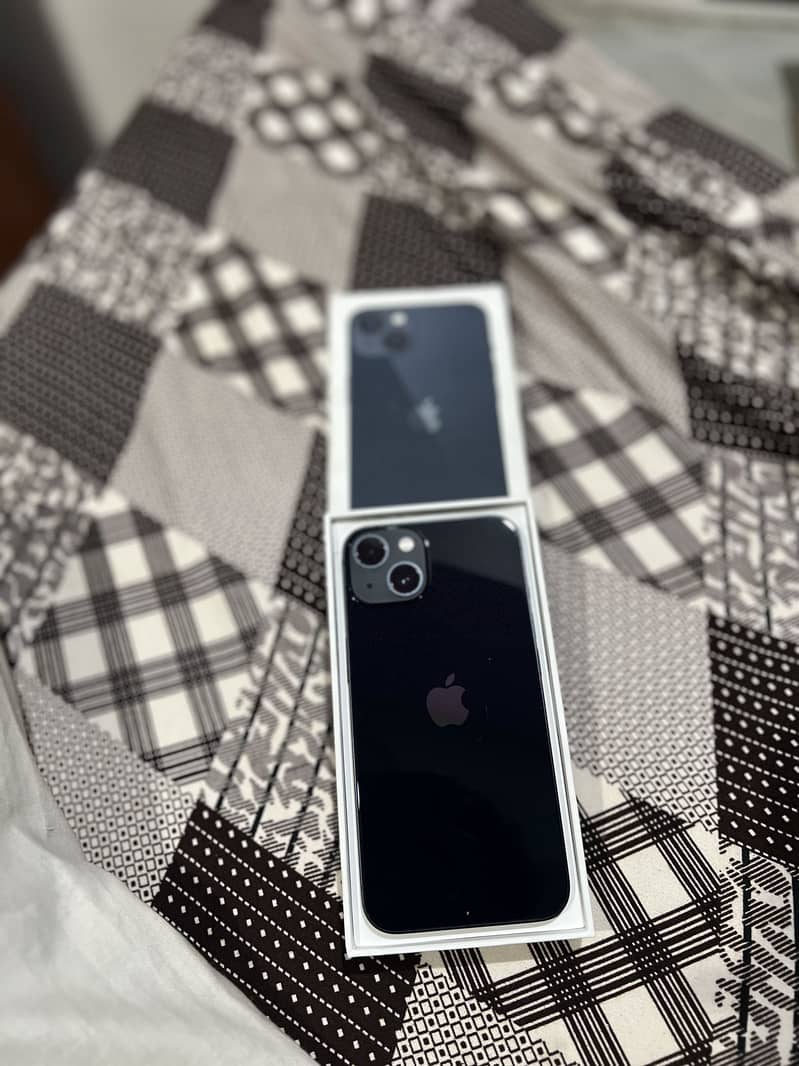 Apple iPhone 13 1
