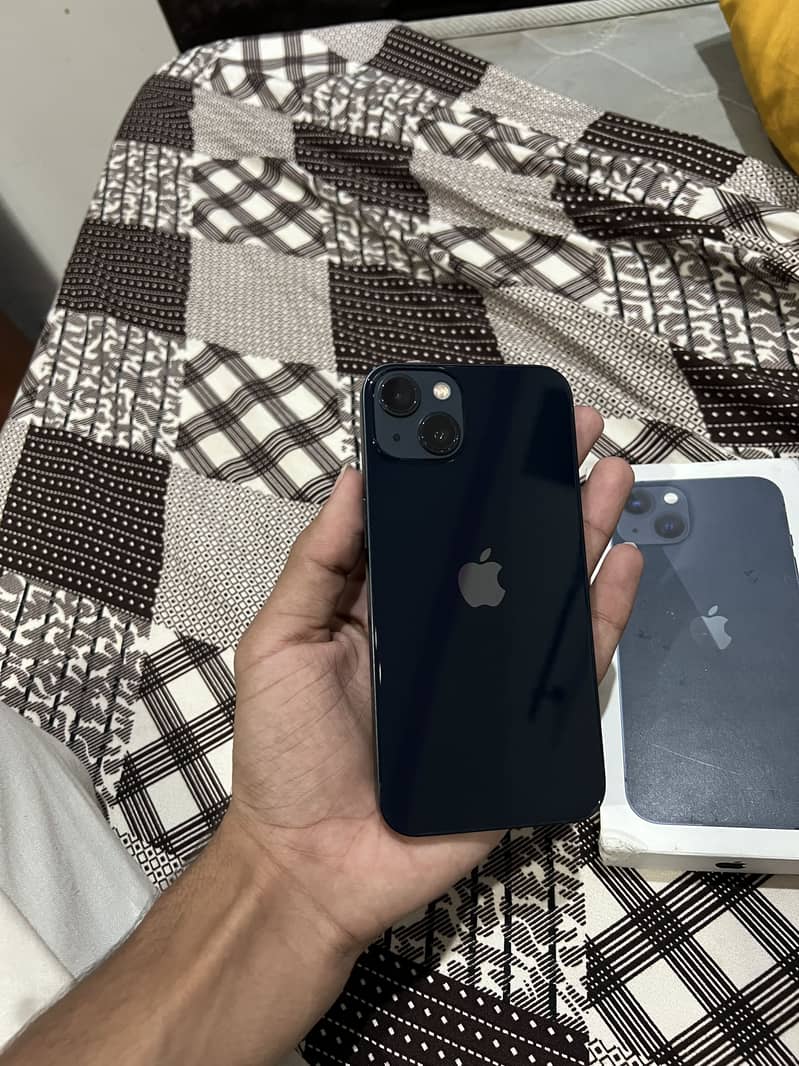 Apple iPhone 13 8