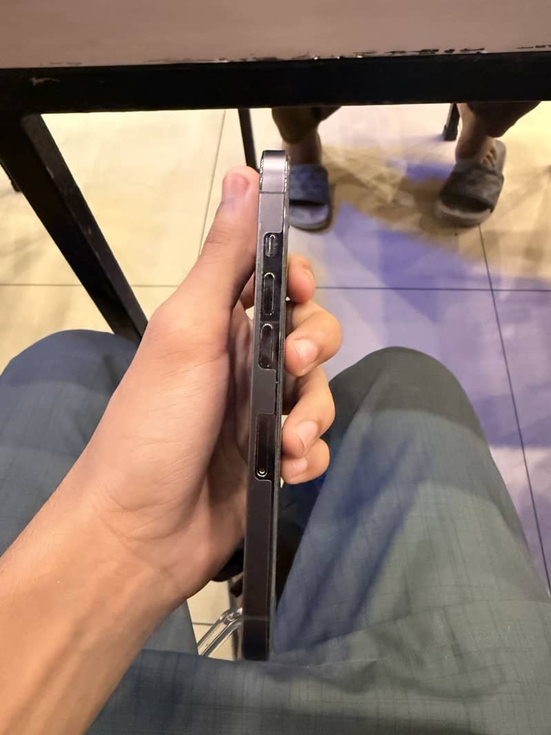 Apple iPhone 14 Pro 4