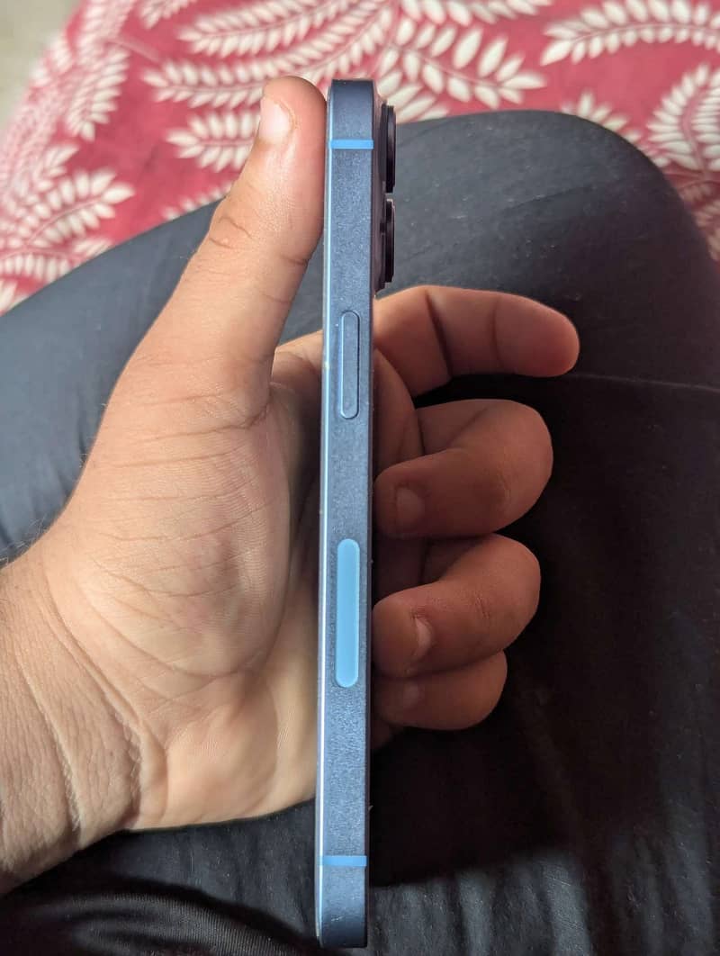 Apple iPhone 14 4