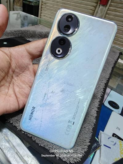 Honor 90 Diamond Silver