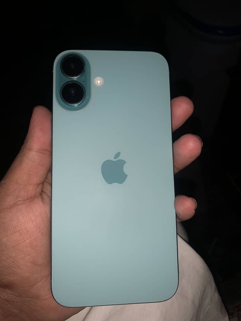 Apple iPhone 16 Plus 3
