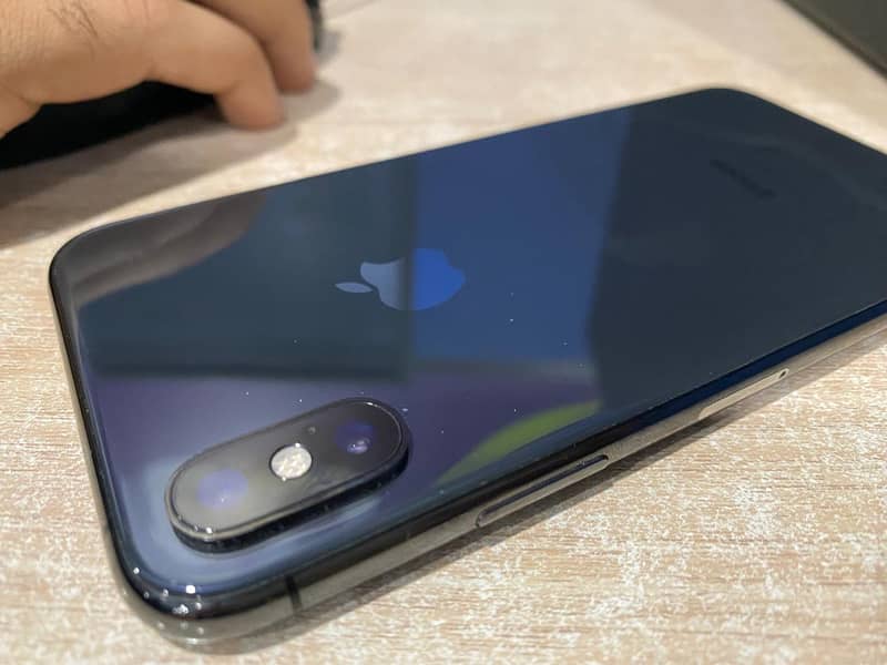 Apple iPhone XS 3
