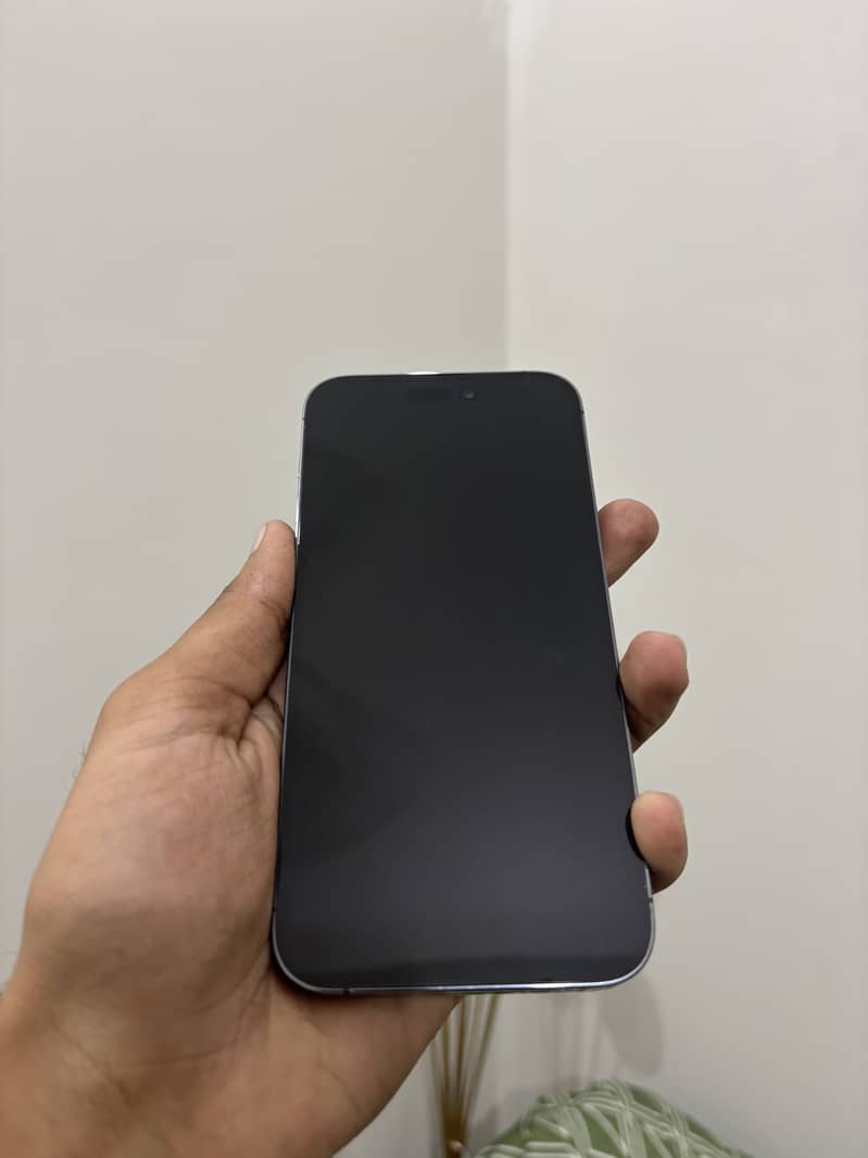 Apple iPhone 14 Pro Max 1