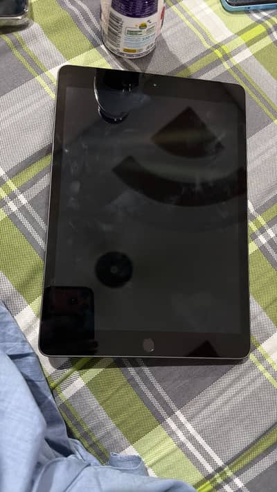 Apple ipad 7th generation almost 99% brand new