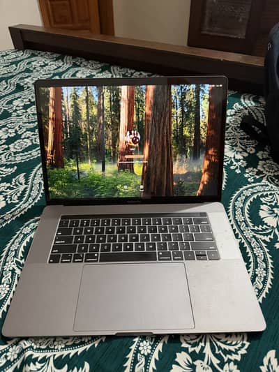 Mackbook pro 2019 15 inches