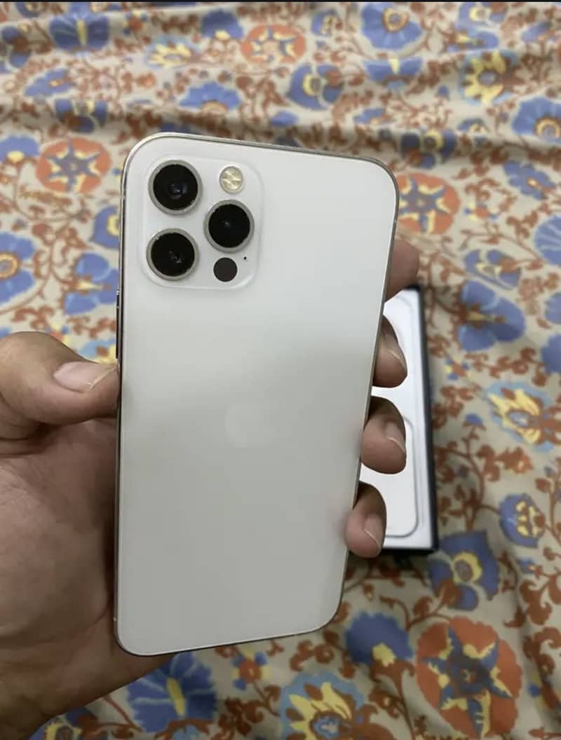 Apple iPhone 12 Pro 3