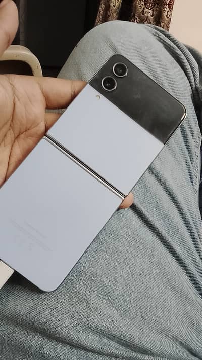 Samsung Mobile Z Flip 4