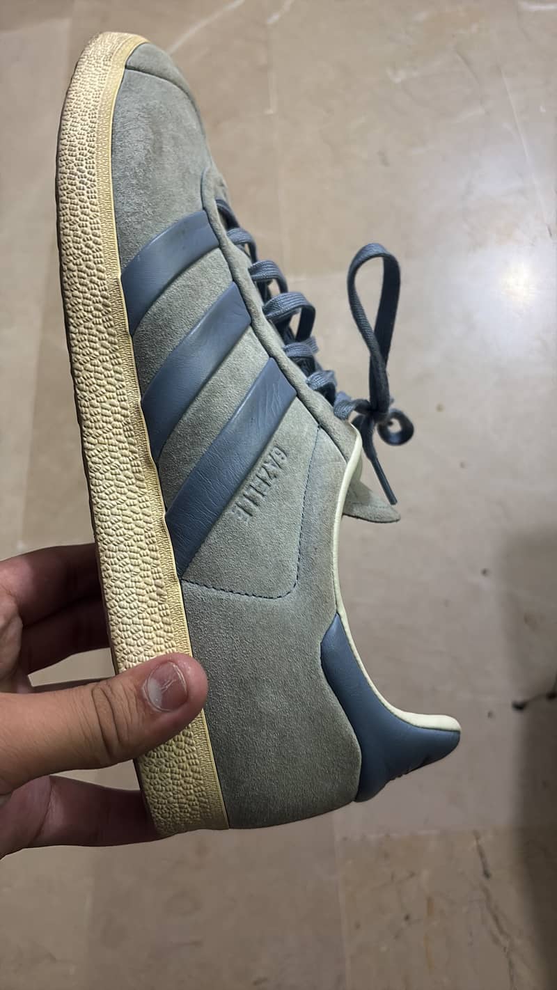 Shoes 10