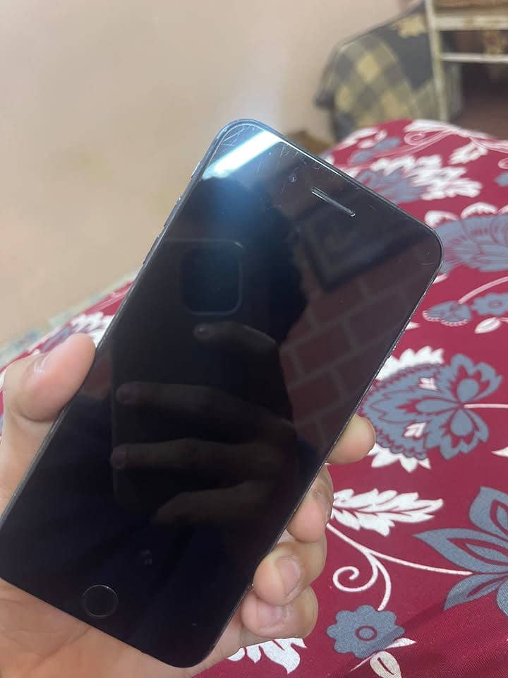 Apple iPhone 7 Plus 3