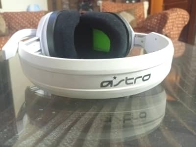 ASTRO A10 Headphones + Original Cable (10/10) - Logitech