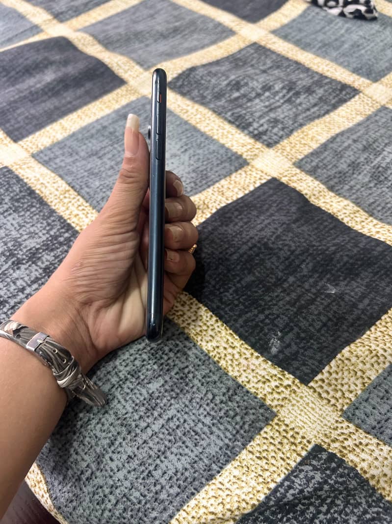 Apple iPhone SE 3