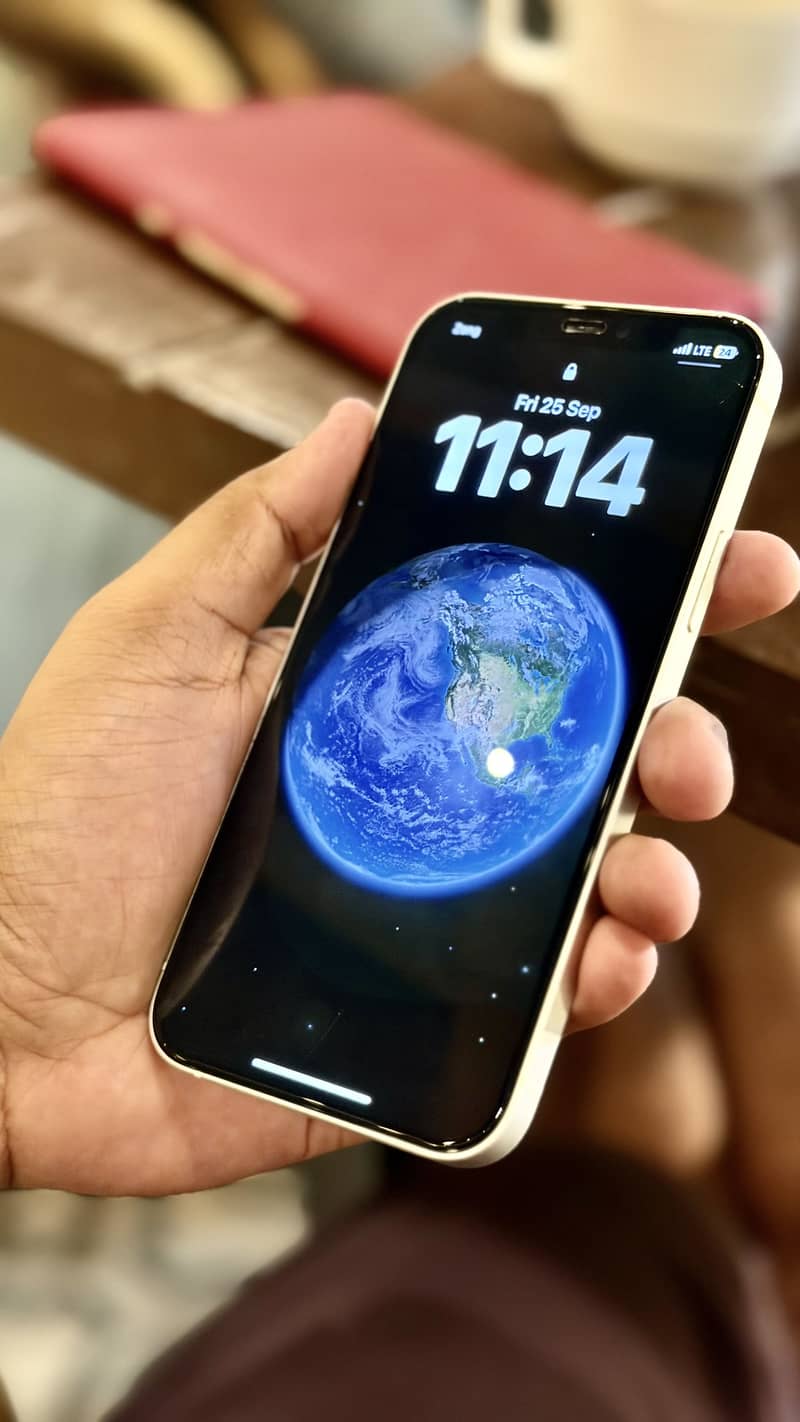Apple iPhone 12 1