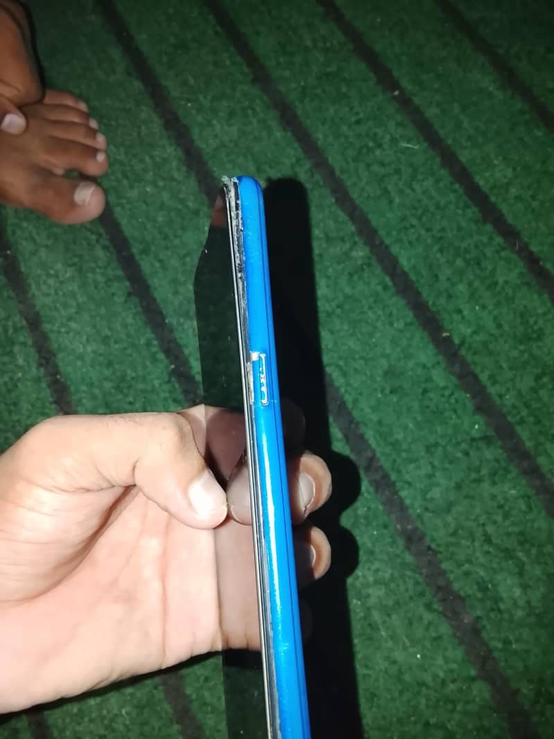 Realme C2 3