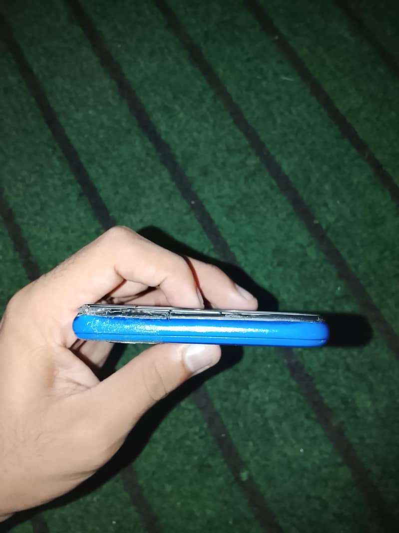 Realme C2 4